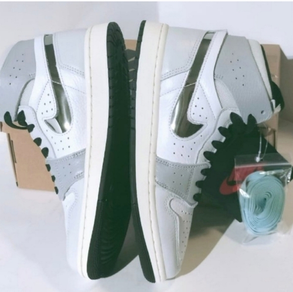 JordanAir Jordan 1 Zoom CMFT 2. Women's Size 7.5. Original new with box. Color - Picture 8 of 15